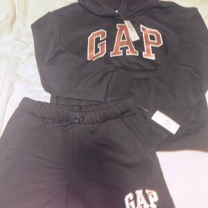 GAP Black Hoodie + Shorts Sweat set with Shiny Pink Logo